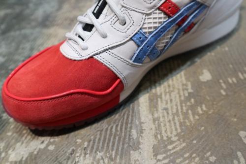 アシックスのスニーカー