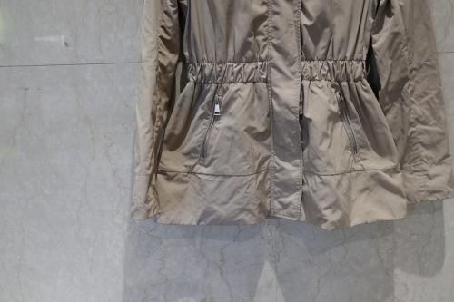 モンクレールのディステンスプリングコート