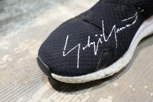 ワイスリーのスニーカー