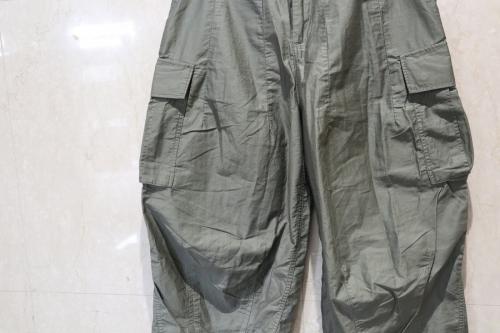 ニードルスのヒザデルパンツ