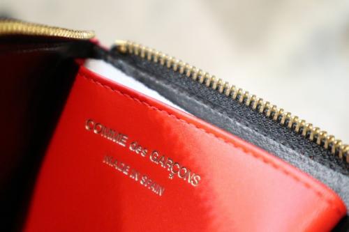 ヒュージウォレットのHuge Logo Wallet