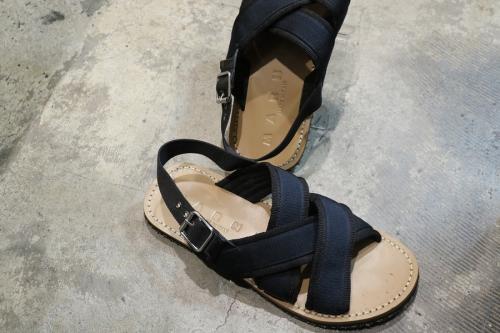 リボンテープストラップサンダルのサンダル