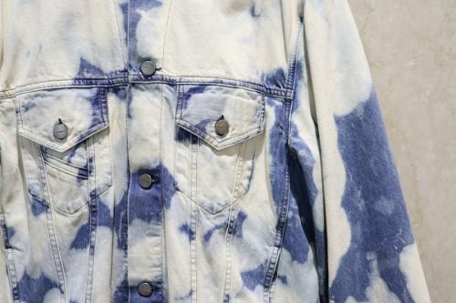 デニムジャケットのデニムスタジャン