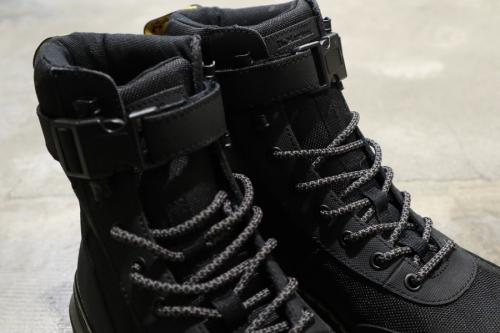 コンバットブーツ