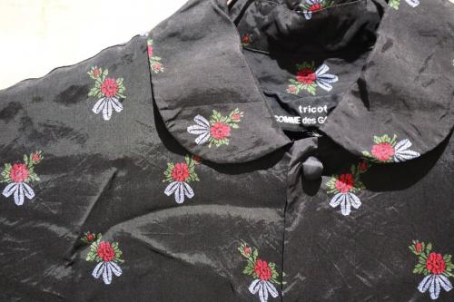 トリコ コム デ ギャルソンのフラワープリントシャツブラウス