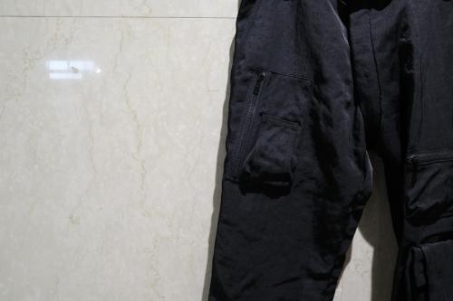 フーワットのボンテージパンツ