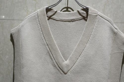 クラネのダブルフェイスニットベスト