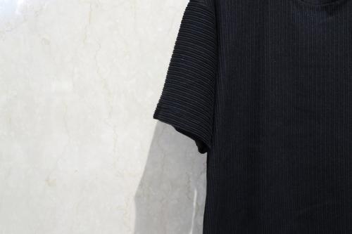 プリーツカットソーの夏服