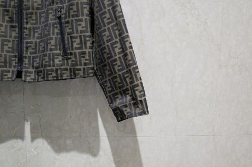 フェンディのズッカ柄リバーシブルスイングトップ