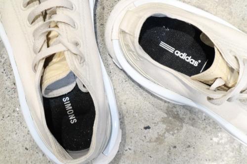 adidas×RAF SIMONSのアディダス×ラフシモンズ