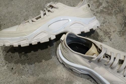 アディダス×ラフシモンズのDA9294　