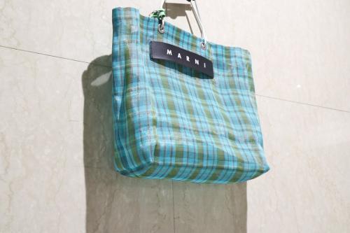 マルニのショッピングバッグ