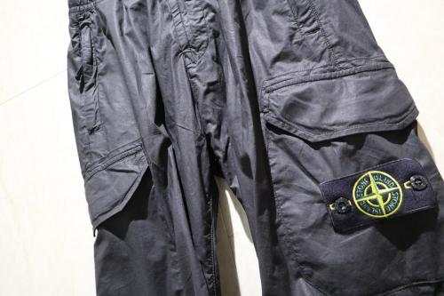 ストーン アイランドのパンツ