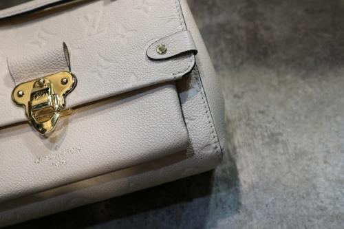 LOUIS VUITTON 　のルイ ヴィトン　