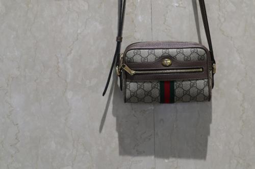 グッチのGGスプリームミニバッグ
