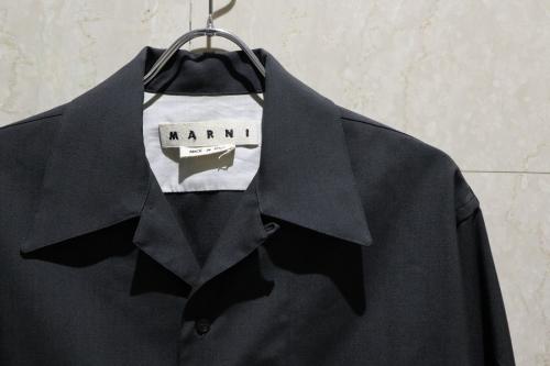 マルニのトロピカルウールオーバーシャツ