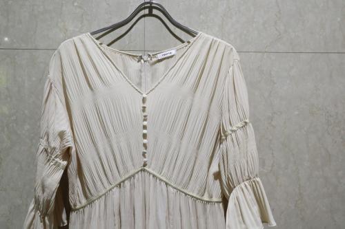 フレイアイディーのマジョリカプリーツワンピース