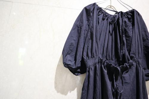 コットンバックシャンギャザーロングワンピース