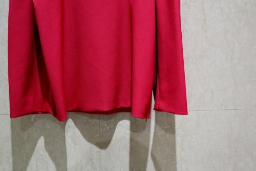 ボリュームショルダーブラウスのJSWL566910