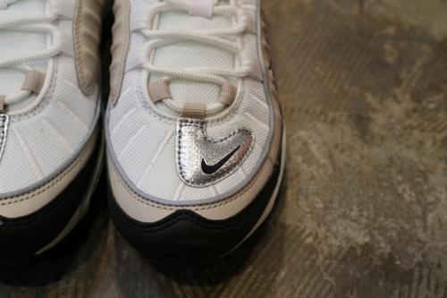 ナイキのAIR MAX 98
