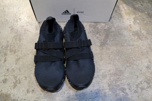 adidas × HYKEのアディダス × ハイク