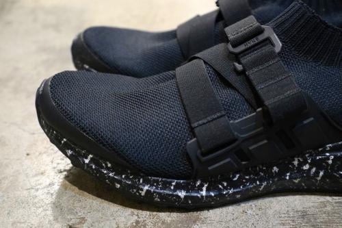 ULTRABOOST AH-001のFW2587