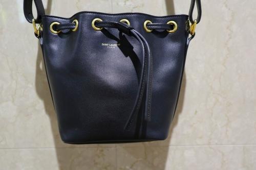 SAINT LAURENTのサンローラン