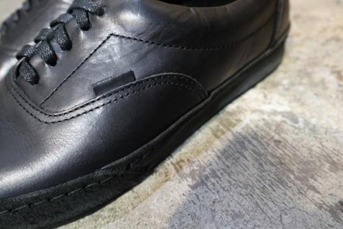 レザースニーカーのスリッポン