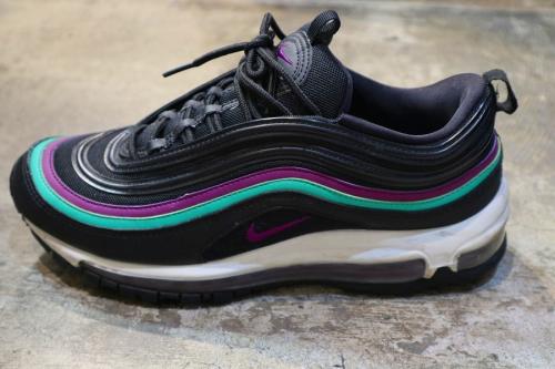 AIR MAXのスニーカー