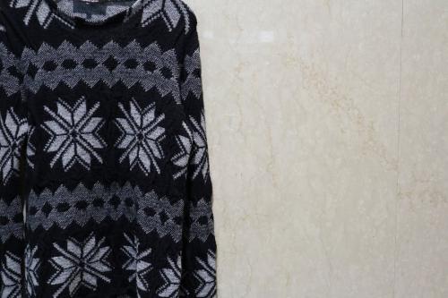 オーバーサイズニットのCLOSER期