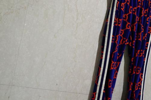 グッチのシェニールビロードトラックパンツ