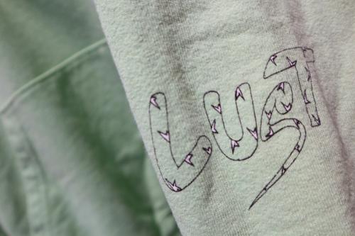 クロムハーツのグラフィックプリントパーカー