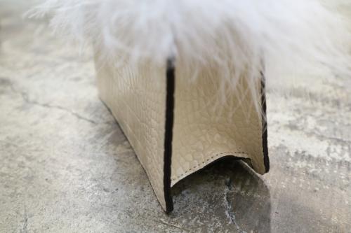 ミニハンドフェザーヴァニティーバッグのレディース