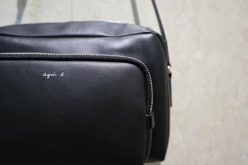 レザーショルダーバッグのバッグ