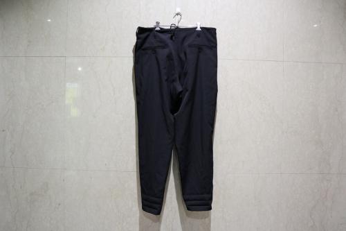 M-定番ヒモPシワギャバパンツのパンツ