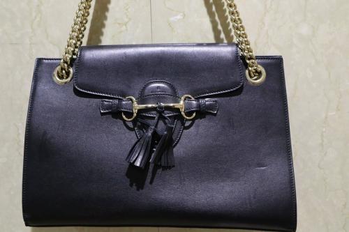 グッチのチェーンショルダーバッグ