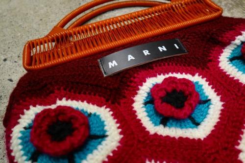 フラワークロシェバッグのレディース