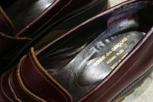 コム デ ギャルソン オム プリュスの厚底シャークソールコインローファー