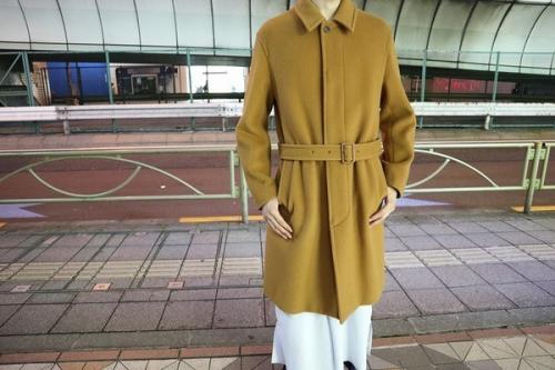 オーラリーのビーバーメルトンステンカラーコート