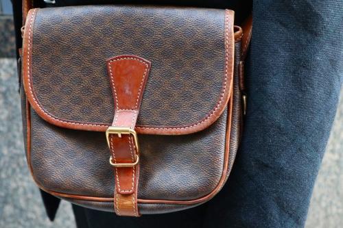 マカダム柄ショルダーバッグのバッグ