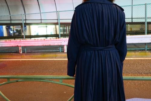 バックプリーツコートのコート