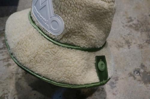 ロゴボアバケットハットのバケットハット