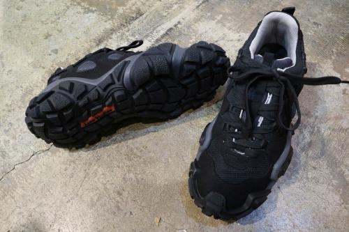 アクネストゥディオズのBOLTZER M