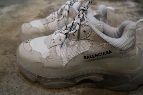 バレンシアガのTriple S Clear Sole