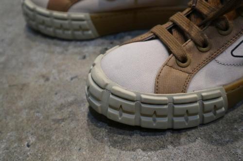 ギャバジンハイカットスニーカーのスニーカー