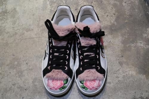 ドルチェ&ガッバーナのファー切替グラフィックスニーカー