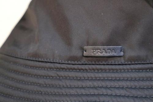 レザーパッチナイロンバケットハットの帽子