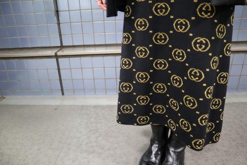 グッチのインターロッキングGG ウールラメロングスカート