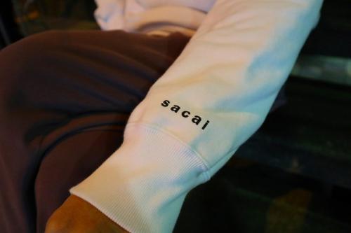 sacai Einstein Hoodieのアインシュタインプルオーバー