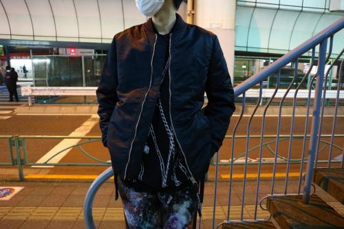 ボンバージャケットのブルゾン